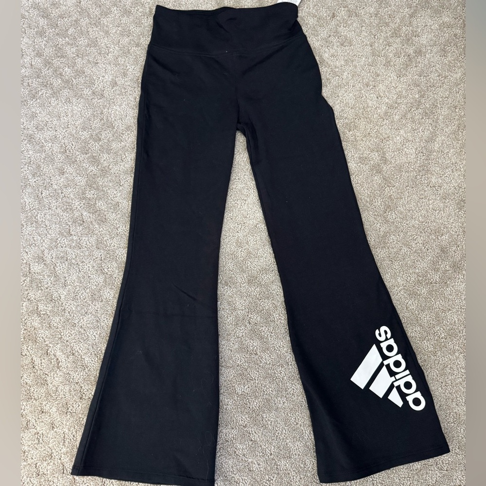 NWT Adidas Girls Flare Leggings Size 7/8
